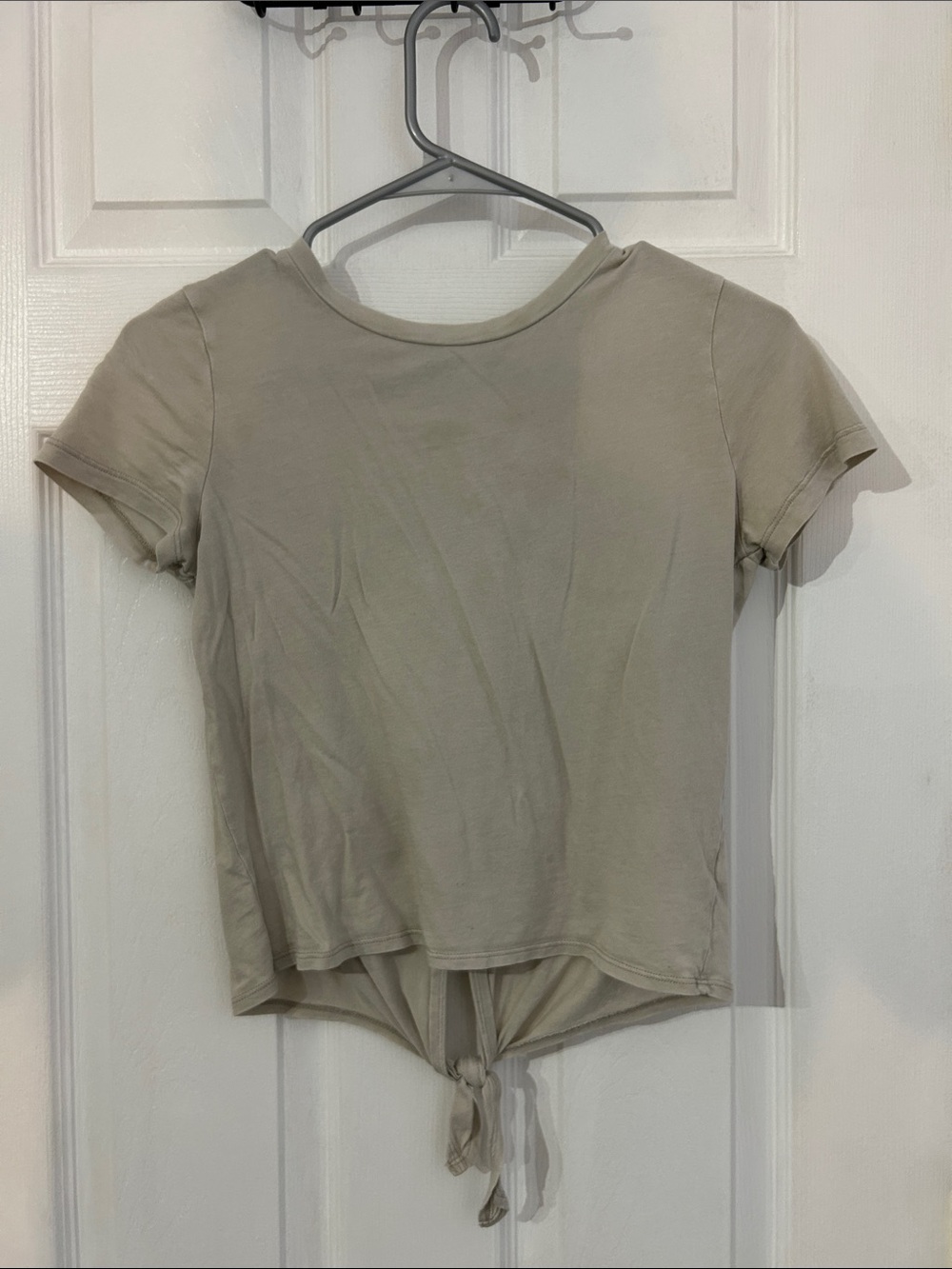 aerie Short Sleeve Tie-Front Crop Top in Light Taupe- XS
